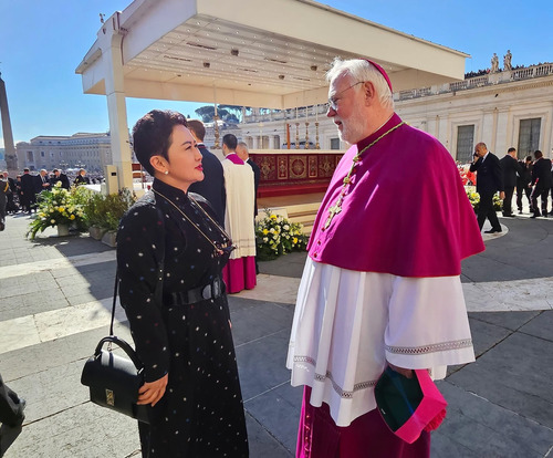 ГАДААД ХАРИЛЦААНЫ САЙД Б.БАТЦЭЦЭГ  ПАП ФРАНЦИСТАЙ САЛАХ ЁС ГҮЙЦЭТГЭХ ЁСЛОЛД ОРОЛЦОВ